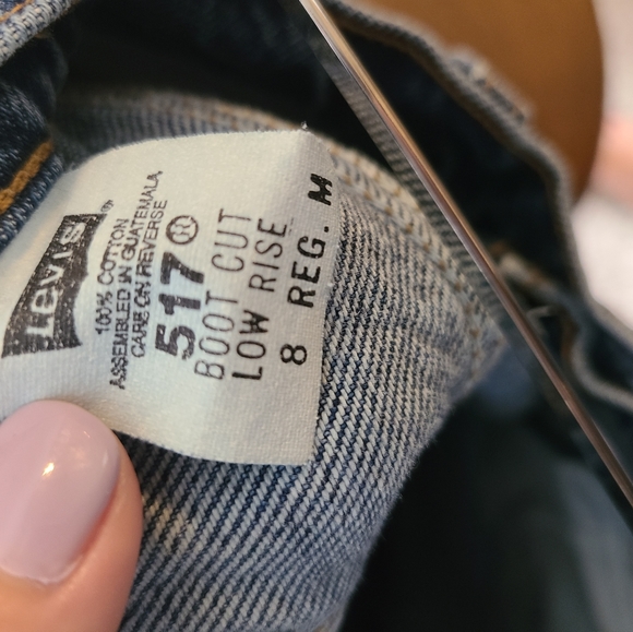 ☆Levi mid thigh distressed shorts☆ - Picture 10 of 16